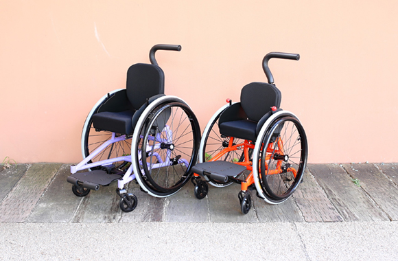 ぽょ　子供用　車椅子 小児用モジュール車いすHello!｜車いす / Wheelchair｜出展品目